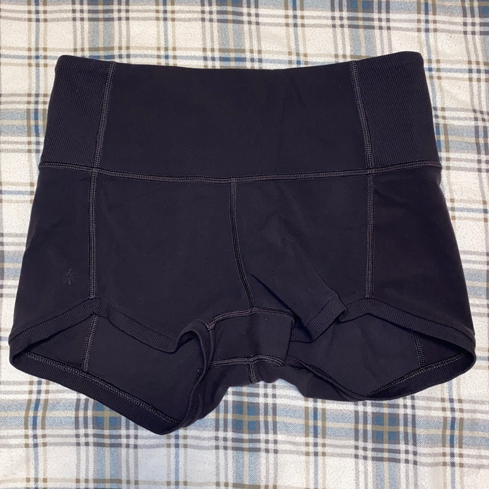 Athleta Powervita shorts spring night S